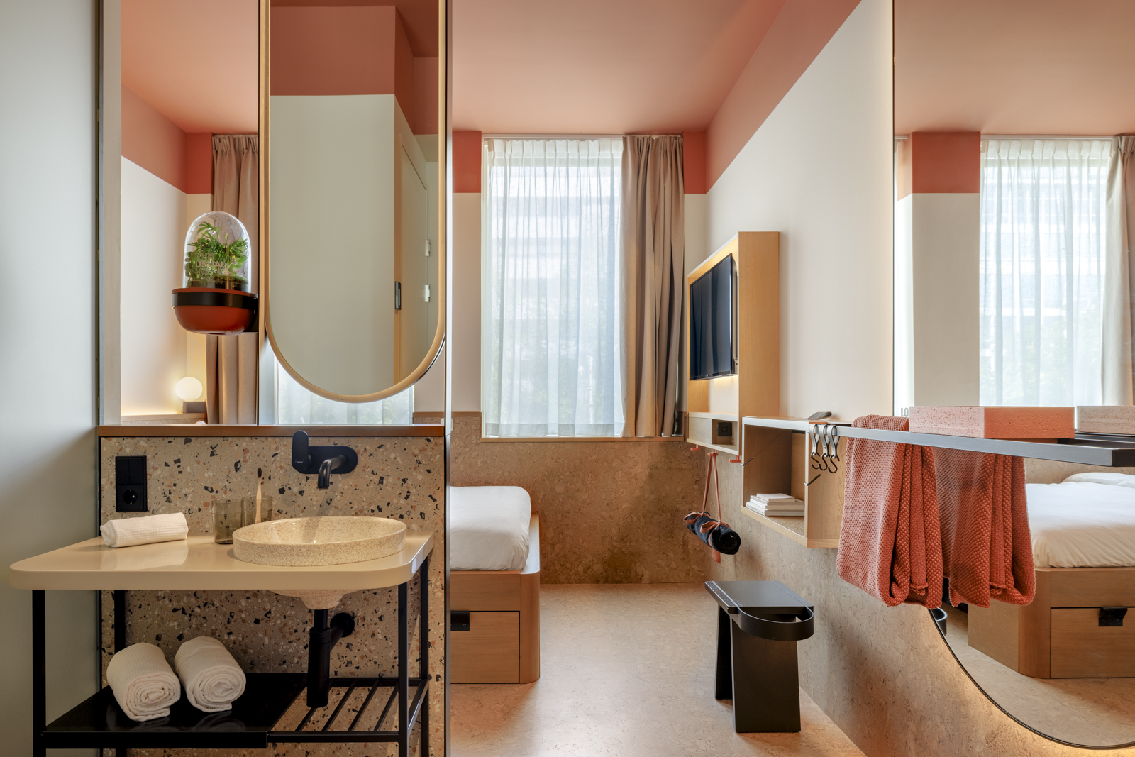 The Usual's Standard bedroom 