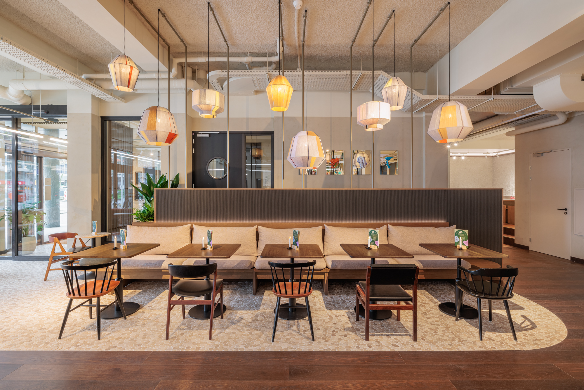 tables in the u bar at the usual