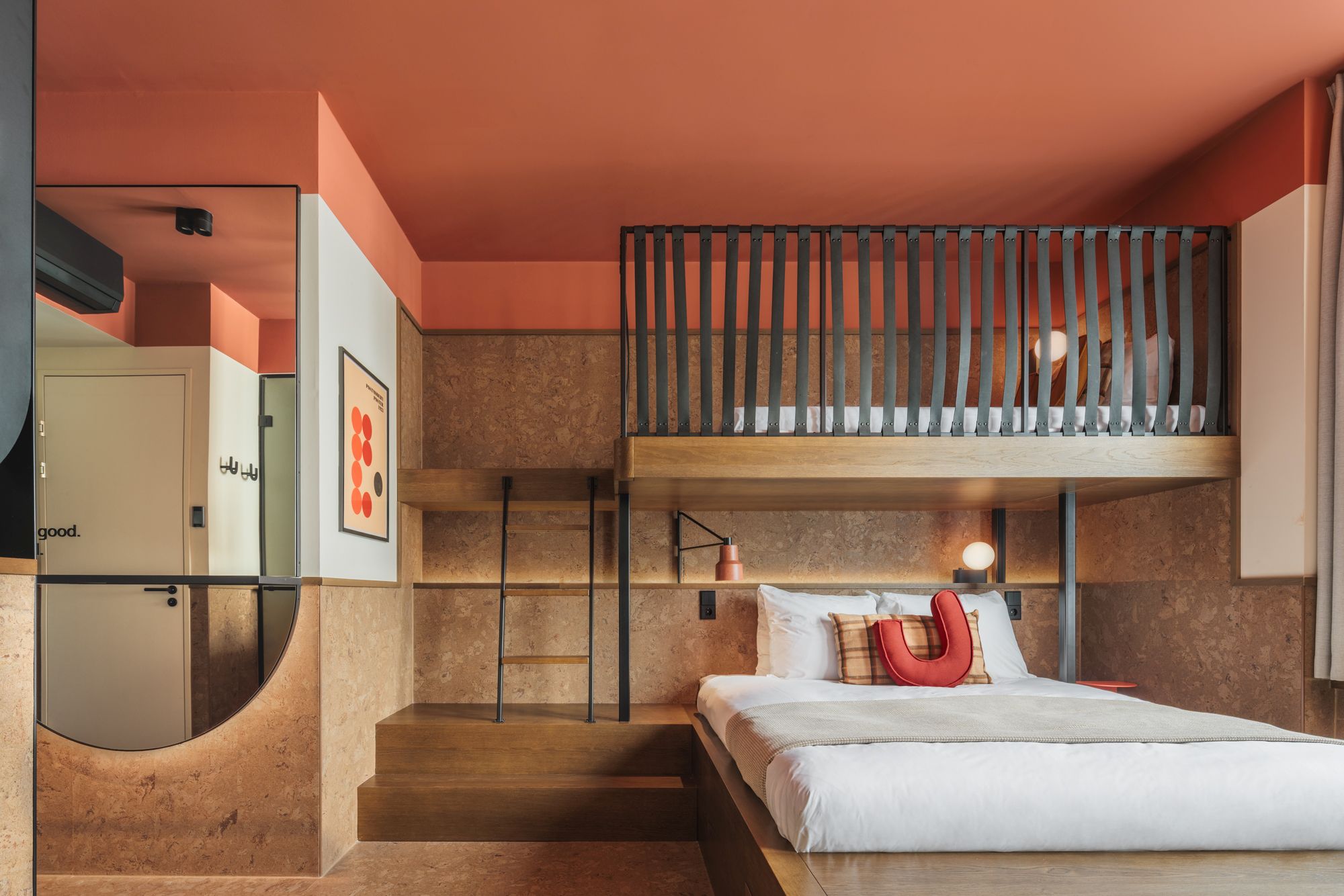 The Triple Family Room at The Usual Rotterdam City Centre